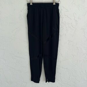 Boys Jordan Sweatpants Size M